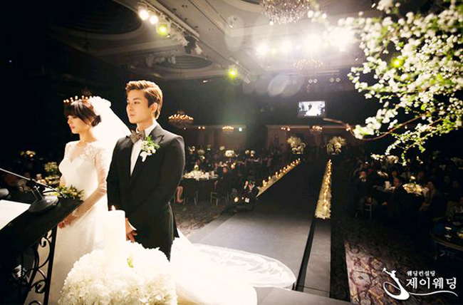 Đám cưới của cô có sự xuất hiện của nhiều khách mời trong giới giải trí đặc biệt là các thành viên của nhóm nhạc đình đám Wonder Girls.
