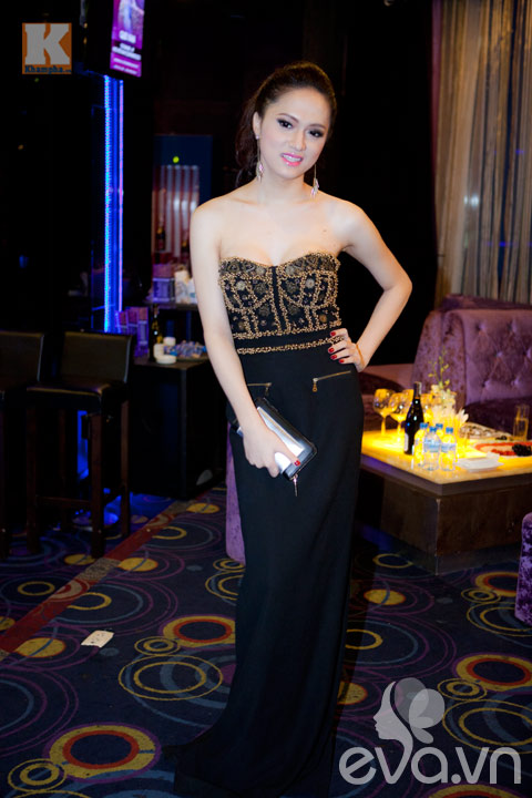 Hương Giang Idol khoe vòng 1 căng tròn - 2