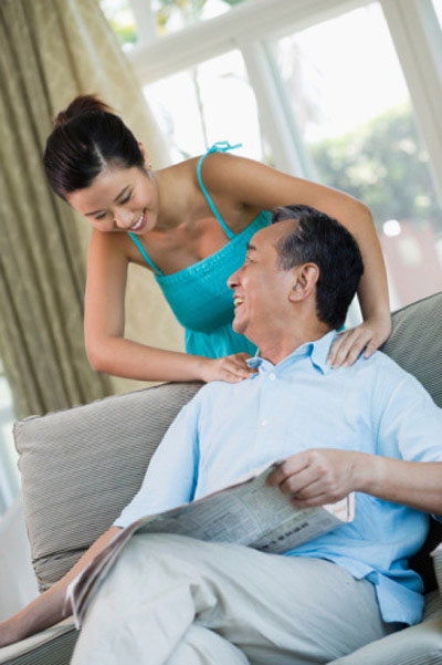 Gái 19 có nên lấy chồng 55? - 2