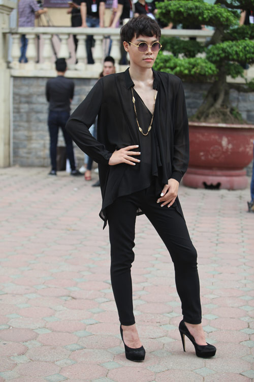 Thí sinh nam đi giày cao gót casting VNNTM - 6