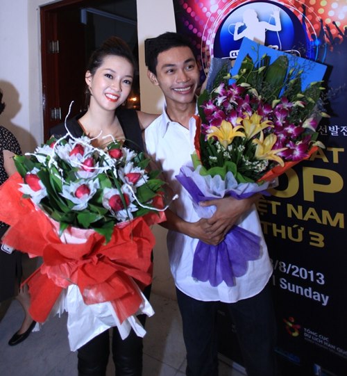 Đinh Hương gợi cảm ngồi ghế giám khảo - 9
