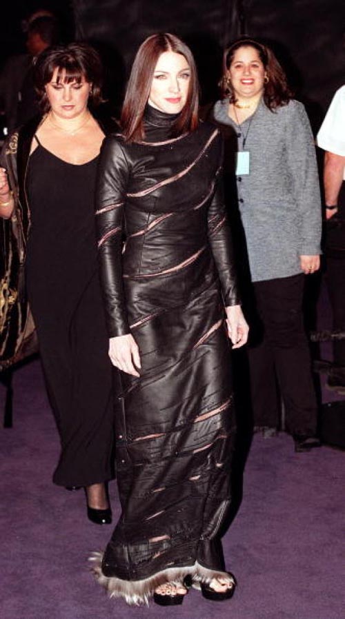 Madonna - người phụ nữ quot;không sợ gìquot; để đẹp - 10