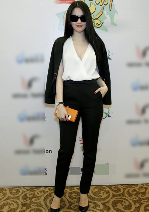 Ngọc Trinh rạng rỡ với vai trò giám đốc - 1