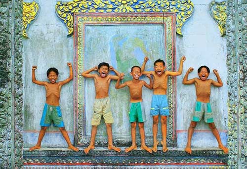 Khoảnh khắc tuổi thơ tuyệt đẹp qua ống kính nhiếp ảnh gia - 6
