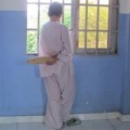 Tin tức - Lễ Vu Lan: Những cụ già cài hoa hồng trắng