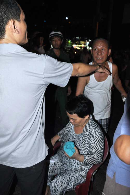 Cháy chung cư tại TP.HCM, 3 cụ già bị mắc kẹt - 4