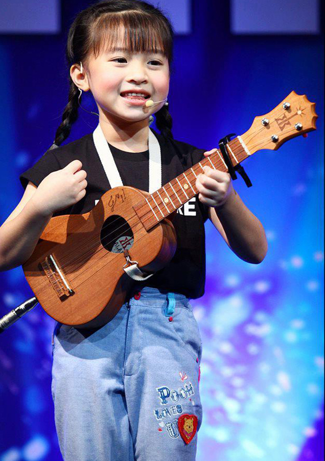Gali Sophicha là cô bé Thái Lan đã gây nên cơn sốt với clip cover Kiyomi trên khắp châu Á
