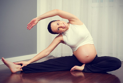 Mẹ bầu rỉ tai nhau cách ngừa rạn da - 3