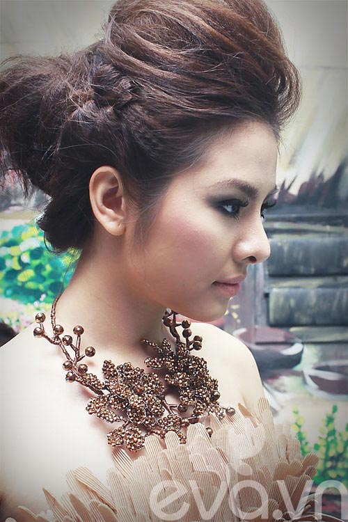 Thời trang tóc siêu quot;sếnquot; của Vân Trang - 2
