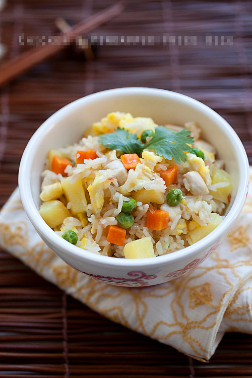 Cơm chiên gà, dứa ngon ơi là ngon! - 2