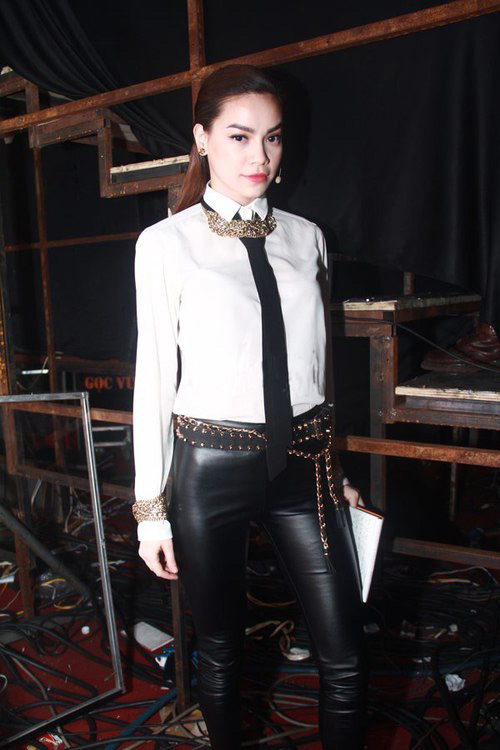 4 cách tận dụng sơ mi trắng dự tiệc như sao Việt - 3