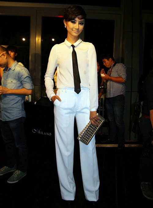 4 cách tận dụng sơ mi trắng dự tiệc như sao Việt - 13