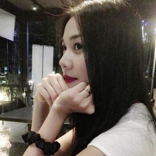 Siêu mẫu Thanh Hằng lại #039;#039;đeo nhẫn đính hôn#039;#039; - 9