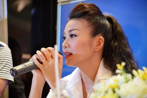 Siêu mẫu Thanh Hằng lại #039;#039;đeo nhẫn đính hôn#039;#039; - 10