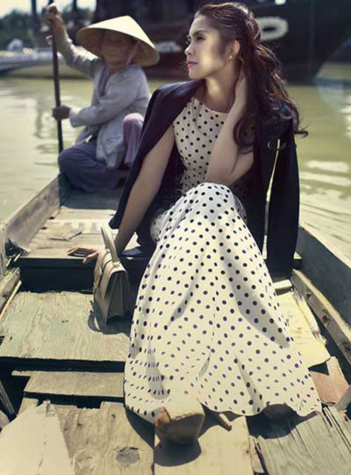 Ngọc nữ Hà Tăng #039;phải lòng#039; chấm bi - 1