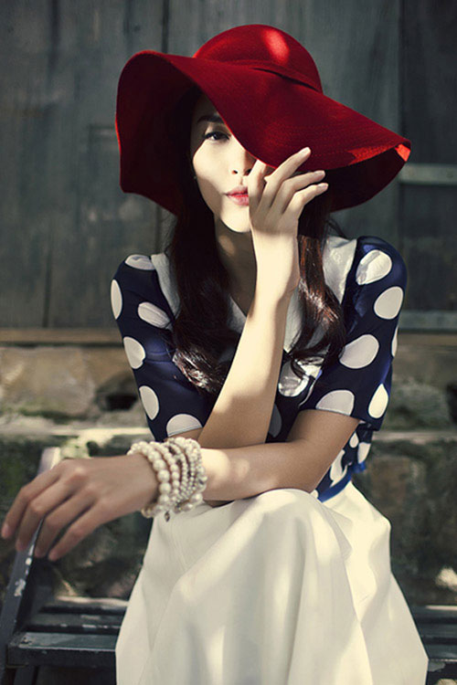 Ngọc nữ Hà Tăng #039;phải lòng#039; chấm bi - 2