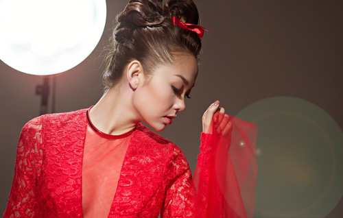 Minh Hằng: Nàng quot;Ớtquot; yêu kiều của Vbiz - 11