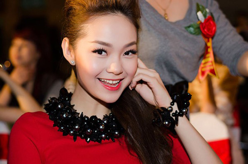 Minh Hằng: Nàng quot;Ớtquot; yêu kiều của Vbiz - 13