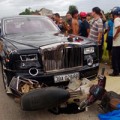 Tin tức - Đại gia gỗ cầm lái siêu xe Roll Royce gây tai nạn