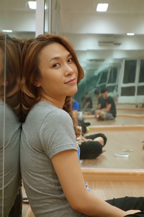 Mỹ Tâm #039;#039;xì tin#039;#039; trên sàn tập vũ đạo - 11