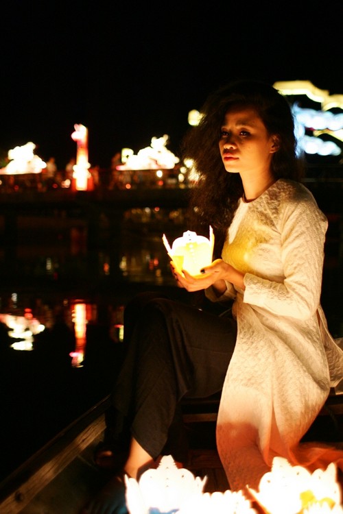 Đồng Lan khóc khi nghĩ về Mẹ - 7