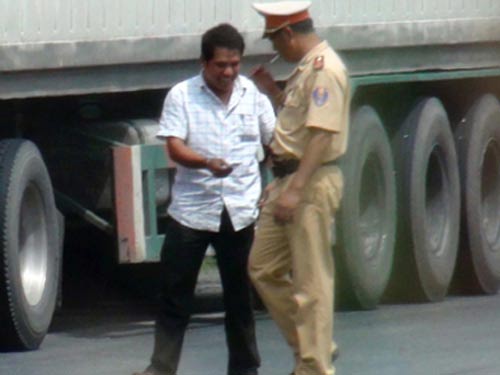 Không thu hồi văn bản quot;chụp ảnh CSGTquot; - 1