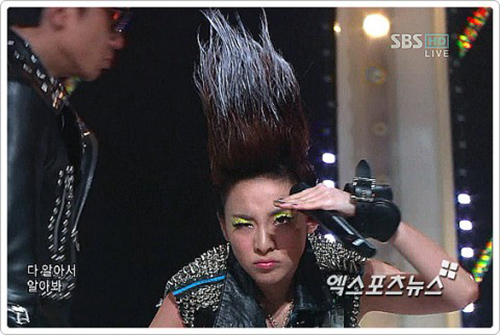 BST tóc siêu #039;quái#039; của nàng ca sĩ Hàn - 8