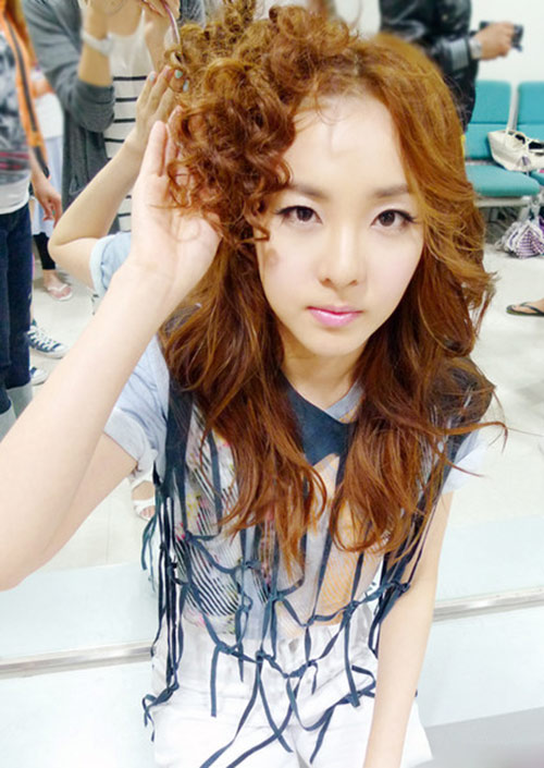 BST tóc siêu #039;quái#039; của nàng ca sĩ Hàn - 19