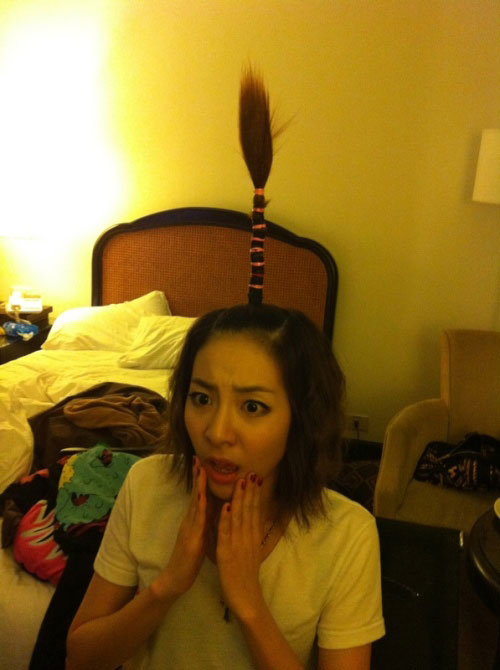 BST tóc siêu #039;quái#039; của nàng ca sĩ Hàn - 14