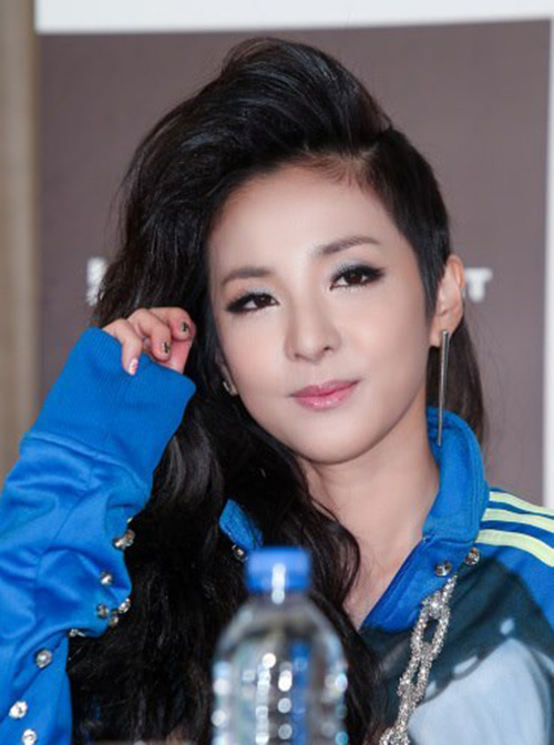 BST tóc siêu #039;quái#039; của nàng ca sĩ Hàn - 7