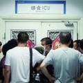 Tin tức - Bắt giữ cảnh sát Trung Quốc ném trẻ xuống đất