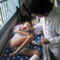 Tin tức - Mắc bệnh lạ, chàng trai rụng tứ chi dần dần