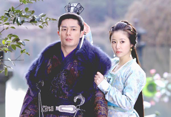 Bộ phim Khuynh thế hoàng phi mang về cho Lâm Tâm Như thu nhập khủng cùng danh tiếng lẫy lừng khi cô kiêm hai vai trò: nữ chính và nhà sản xuất.
