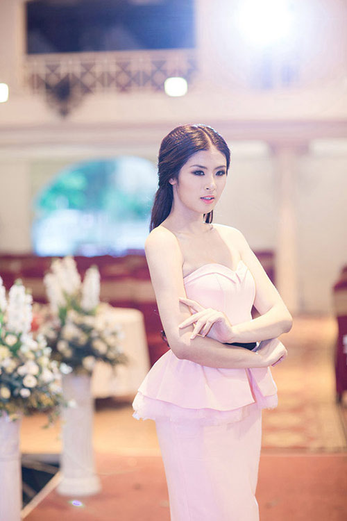 Ngọc Hân nhớ lại thời quot;ngố tàuquot; mới đăng quang - 9