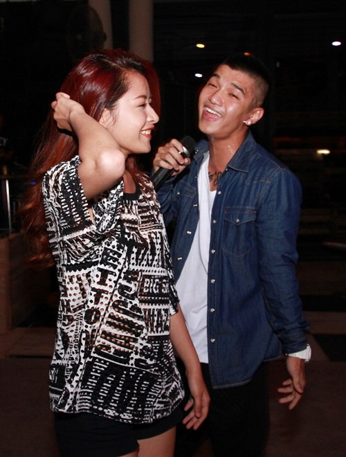 Chi Pu ôm chặt Cường Seven hậu chia tay - 4