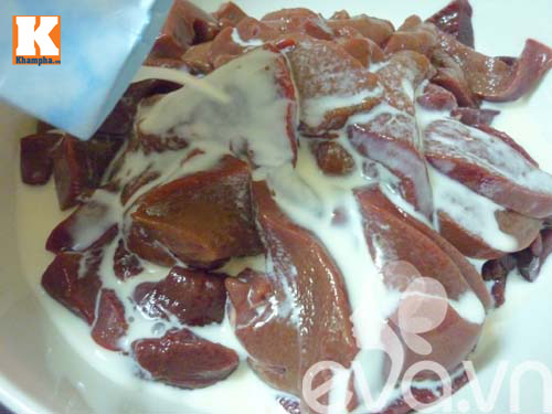 Pate đưa cơm, con xúc vèo vèo - 2