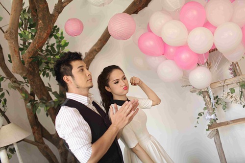 Hương Giang Idol thắm thiết bên #039;#039;bạn trai#039;#039; Rumani - 11
