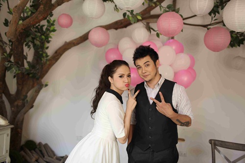 Hương Giang Idol thắm thiết bên #039;#039;bạn trai#039;#039; Rumani - 9