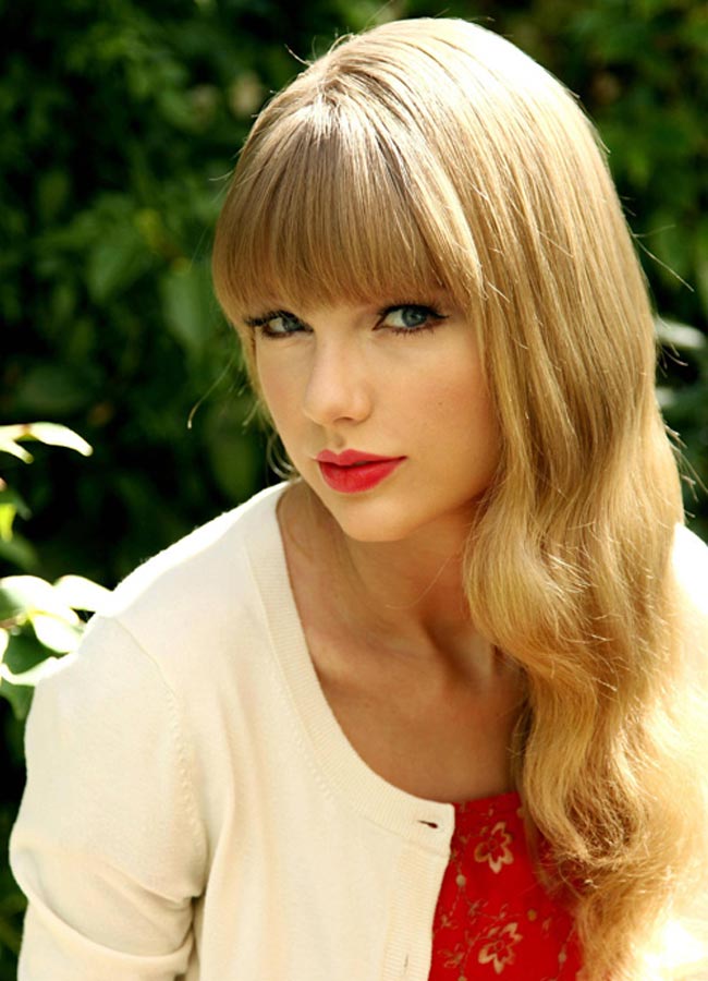 Mái tóc vàng óng ả là thương hiệu của Taylor Swiff.
