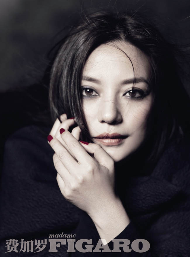 Triệu Vy vừa trở thành một trong những nữ đạo diễn trẻ thành công nhất của Cbiz với bộ phim So Young
