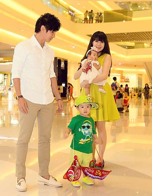 Nhóc tì nhà Lý Hải xúng xính đi Trung thu - 1