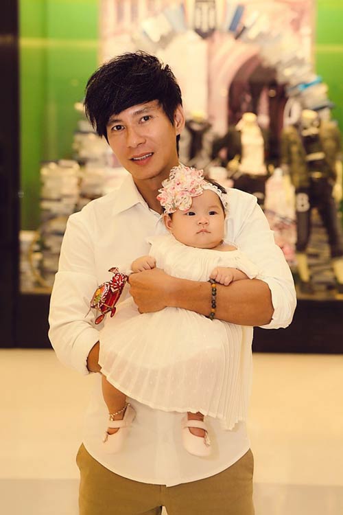 Nhóc tì nhà Lý Hải xúng xính đi Trung thu - 9