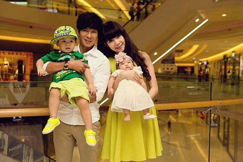 Nhóc tì nhà Lý Hải xúng xính đi Trung thu - 11