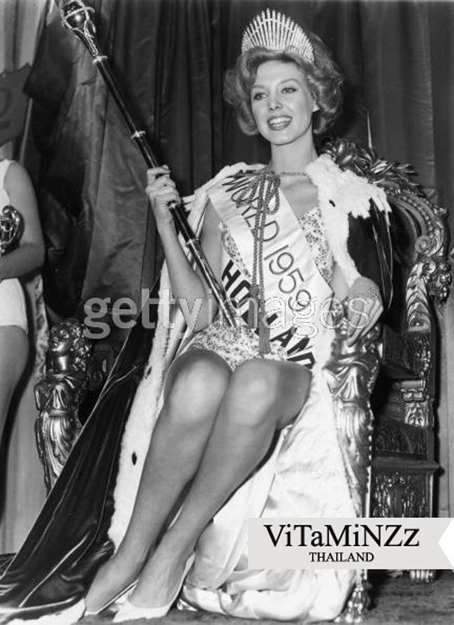 Hoa hậu thế giới năm 1959 Corine Rottschäfer, người Hà Lan. Cô sở hữu vẻ đẹp quyến rũ, hợp với xu hướng thời bấy giờ.
