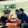 Làng sao - Hà Anh vui vẻ bên bạn Tây, mặc scandal