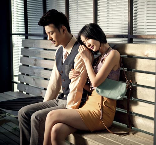 Mẹ anh bắt gặp em ngủ cùng anh - 2