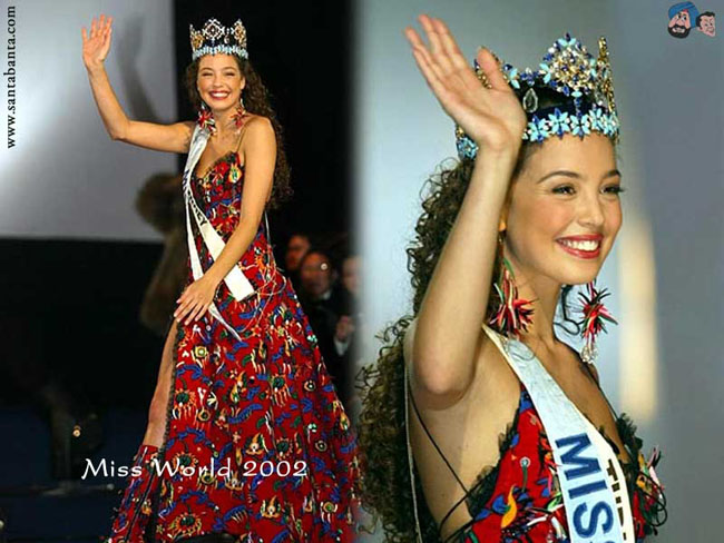 Năm 2002, người đẹp Azra Akın đến từ Thổ Nhĩ Kỳ đăng quang trong sự ngỡ ngàng của nhiều người. Cô sở hữu vẻ đẹp thánh thiện, dịu hiền nhưng nhiều ý kiến cho rằng Azra thiếu đi nét rực rỡ tỏa sáng cần thiết của Miss World
