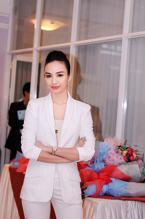 HH Ngọc Diễm lên chức sau tin đồn lấy chồng - 3