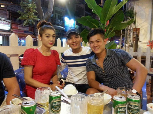 Chị em Angela Phương Trinh gợi cảm trong phòng ngủ - 13