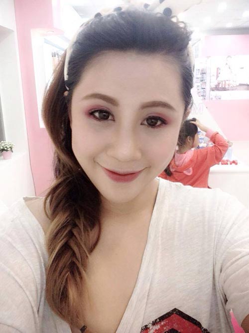 Hot girl Gào tự tin để mặt mộc nhiều mụn - 2